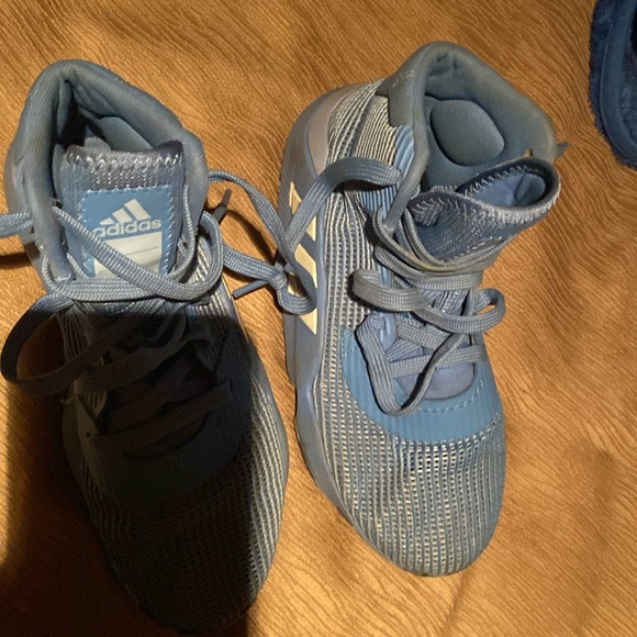 Adidas blue athletic shoes - Picture 7 of 7